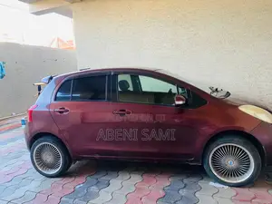 Toyota Yaris 2010 Burgundy