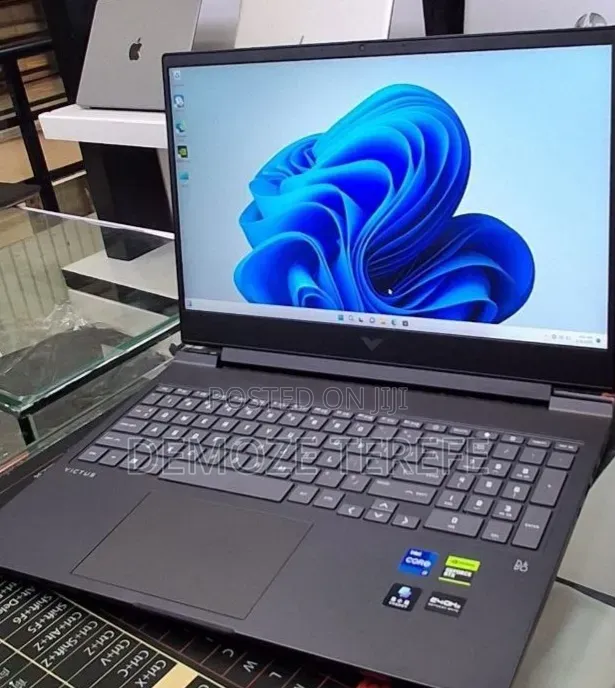 New Laptop HP Victus 16 16GB Intel Core i7 SSD 1T