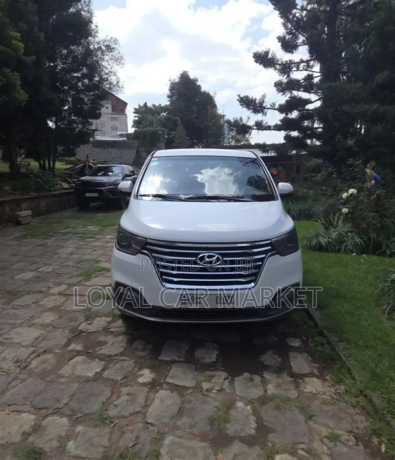 Hyundai H1 2017 White