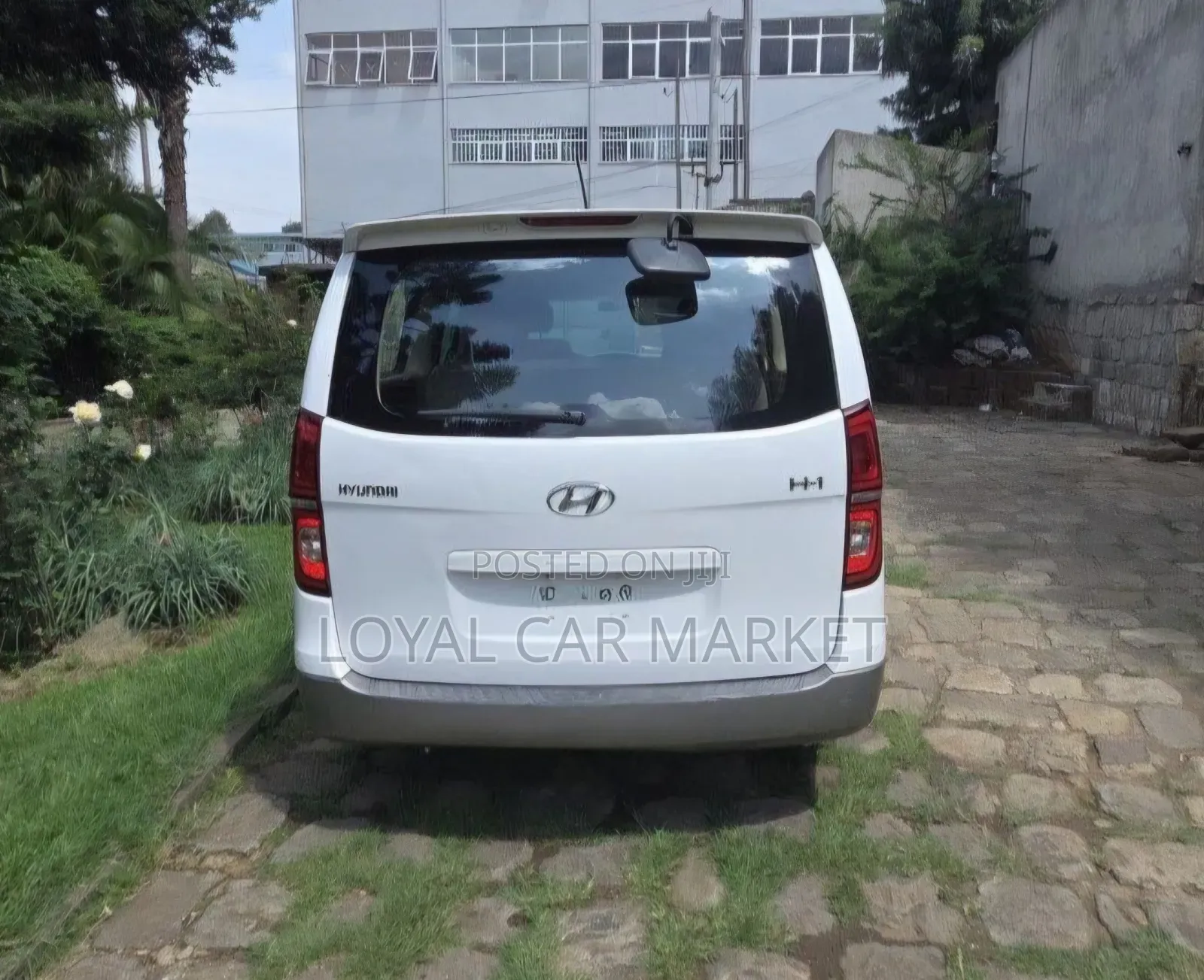 Hyundai H1 2017 White