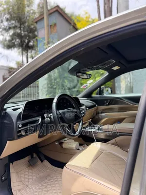 Cadillac Lyriq 2022 Beige