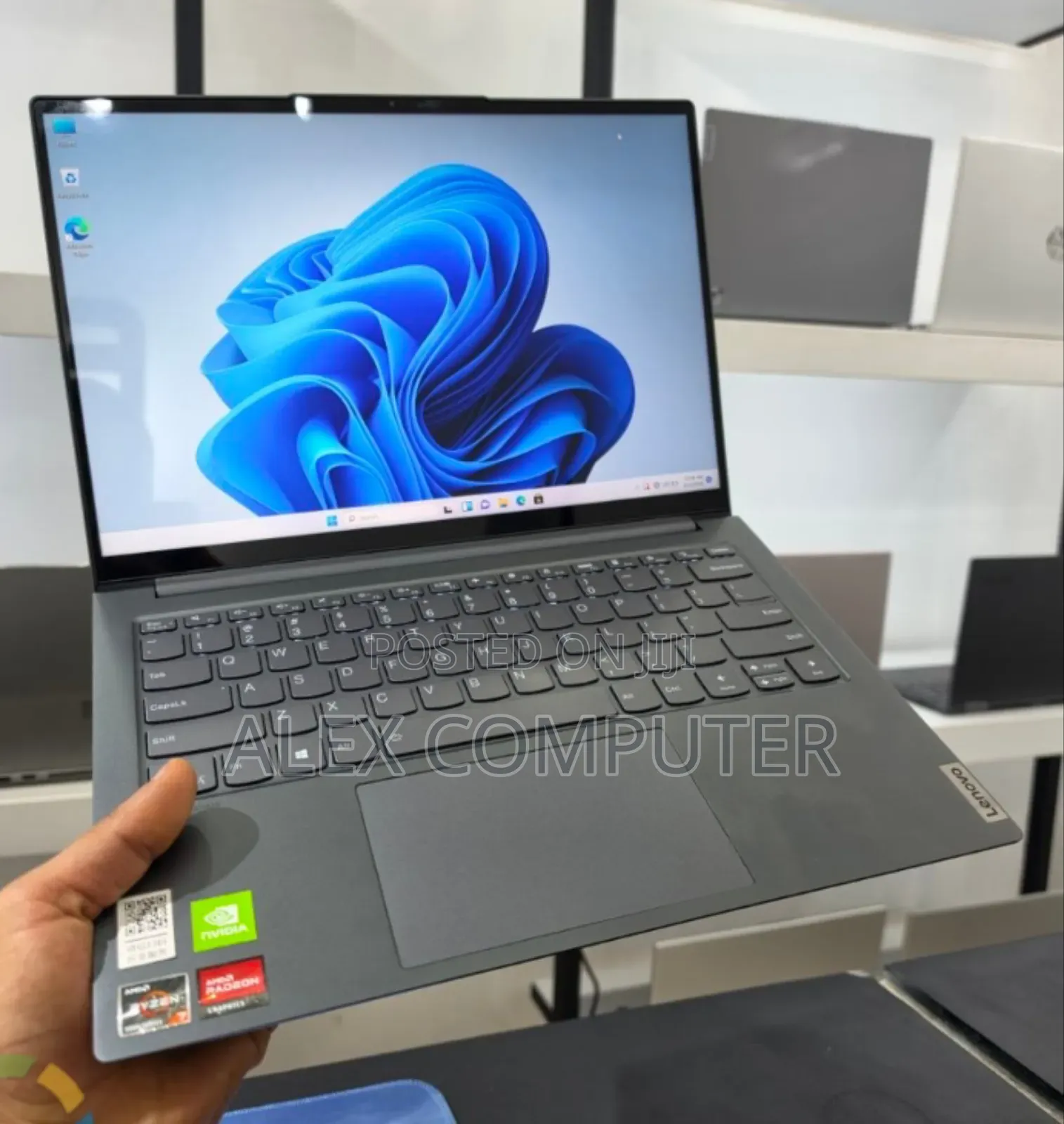 New Laptop Lenovo 16GB AMD Ryzen 7 SSD 512GB