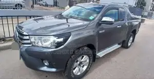 Toyota Hilux 2017 Gray