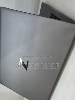 New Laptop HP ZBook Firefly G8 16GB Intel Core i7 SSD 512GB