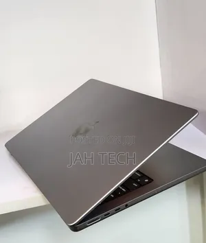 New Laptop Apple MacBook Pro M1 16GB Apple M1 Pro SSD 512GB