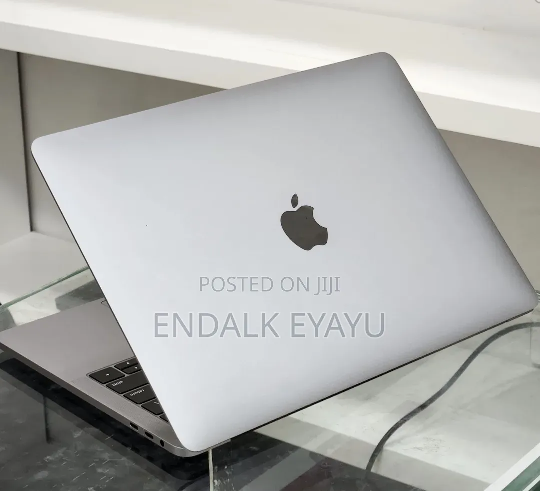 New Laptop Apple MacBook Pro 2019 16GB Intel Core i7 SSD 256GB