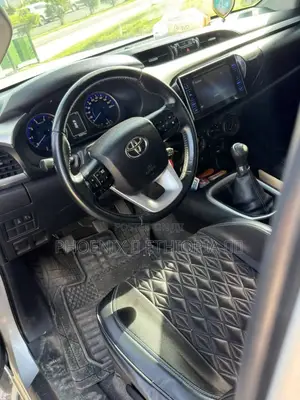 Toyota Hilux 2017 Silver