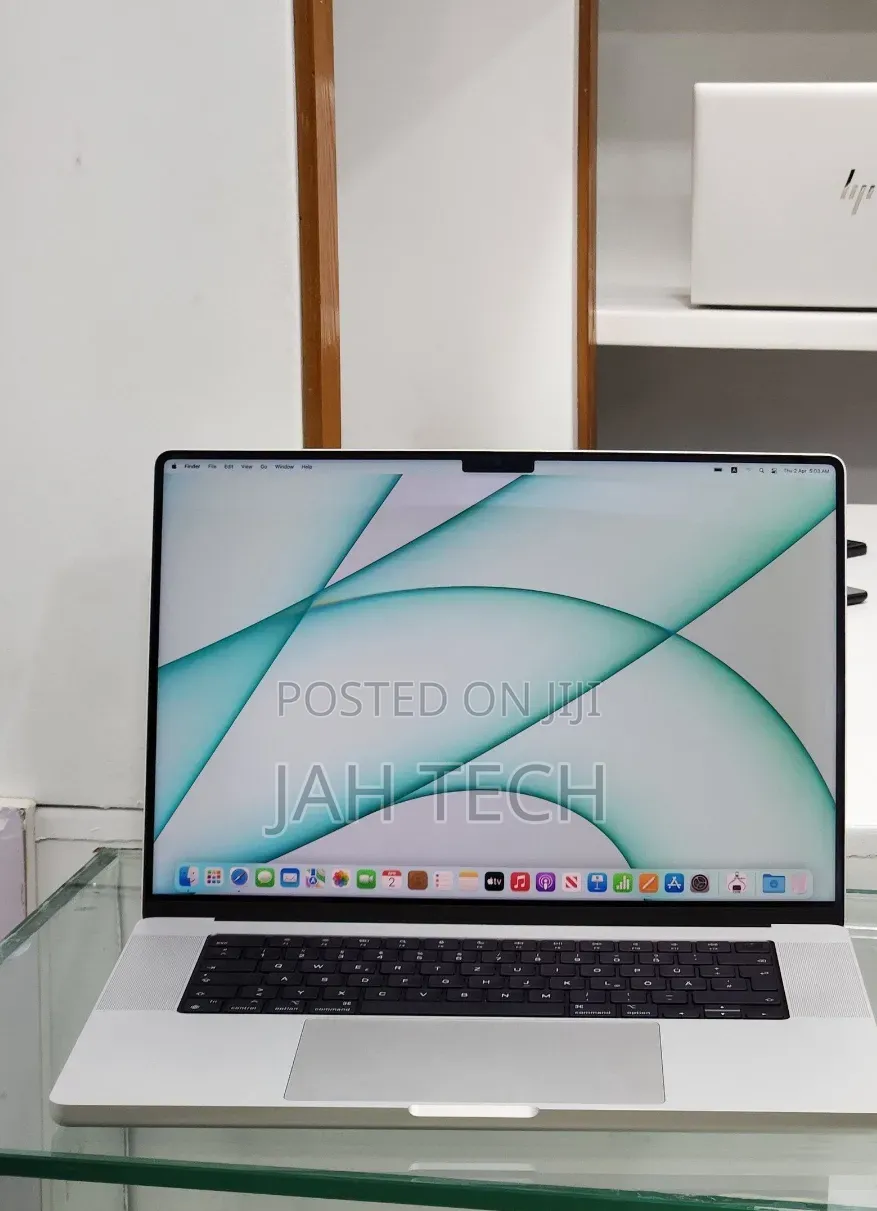 New Laptop Apple MacBook Pro M1 16GB Apple M1 Pro SSD 512GB