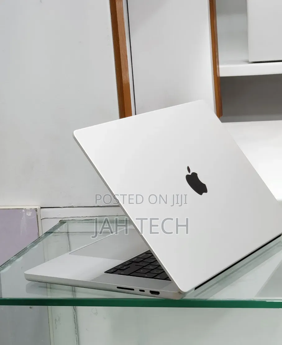 New Laptop Apple MacBook Pro M1 16GB Apple M1 Pro SSD 512GB