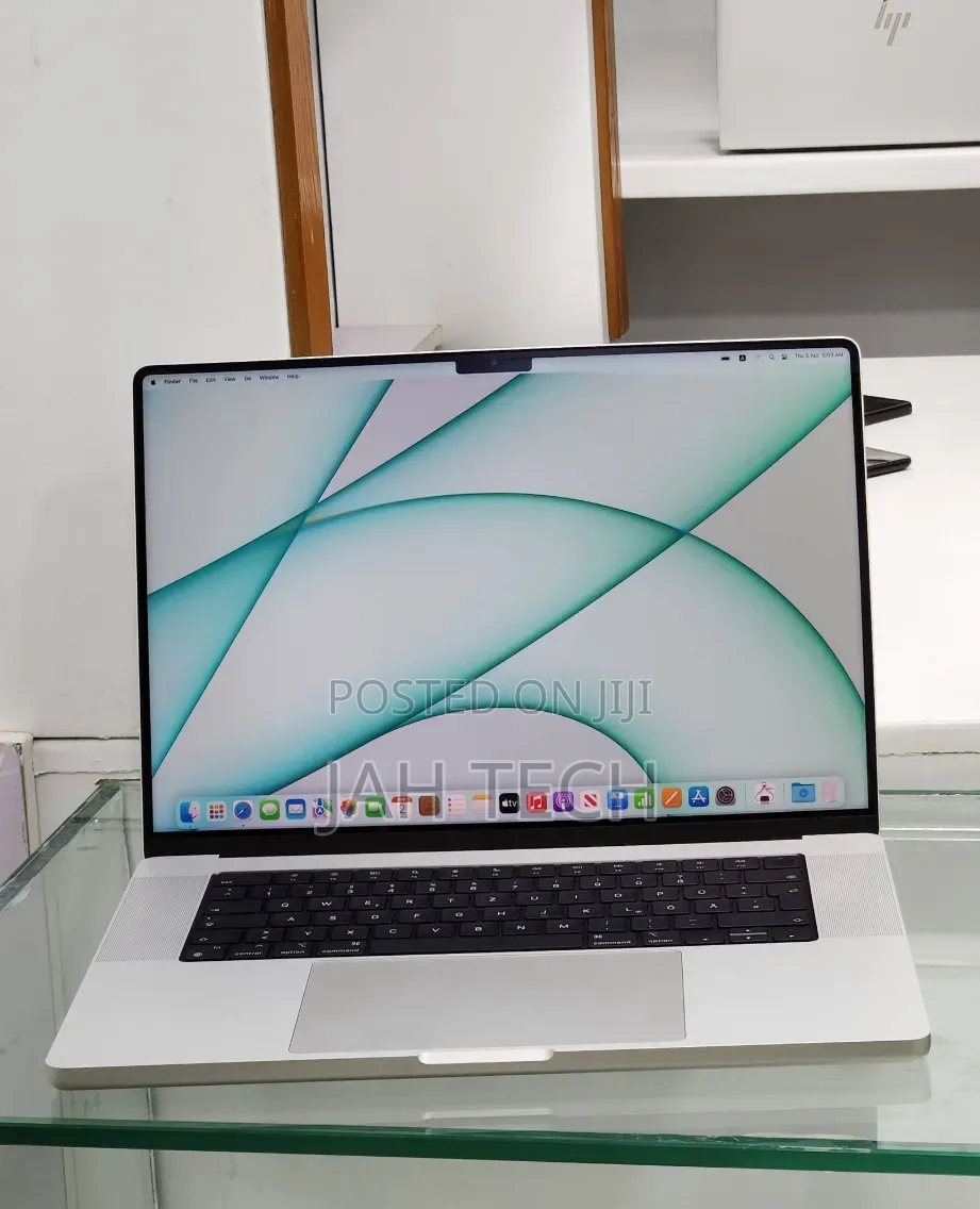New Laptop Apple MacBook Pro M1 16GB Apple M1 Pro SSD 512GB