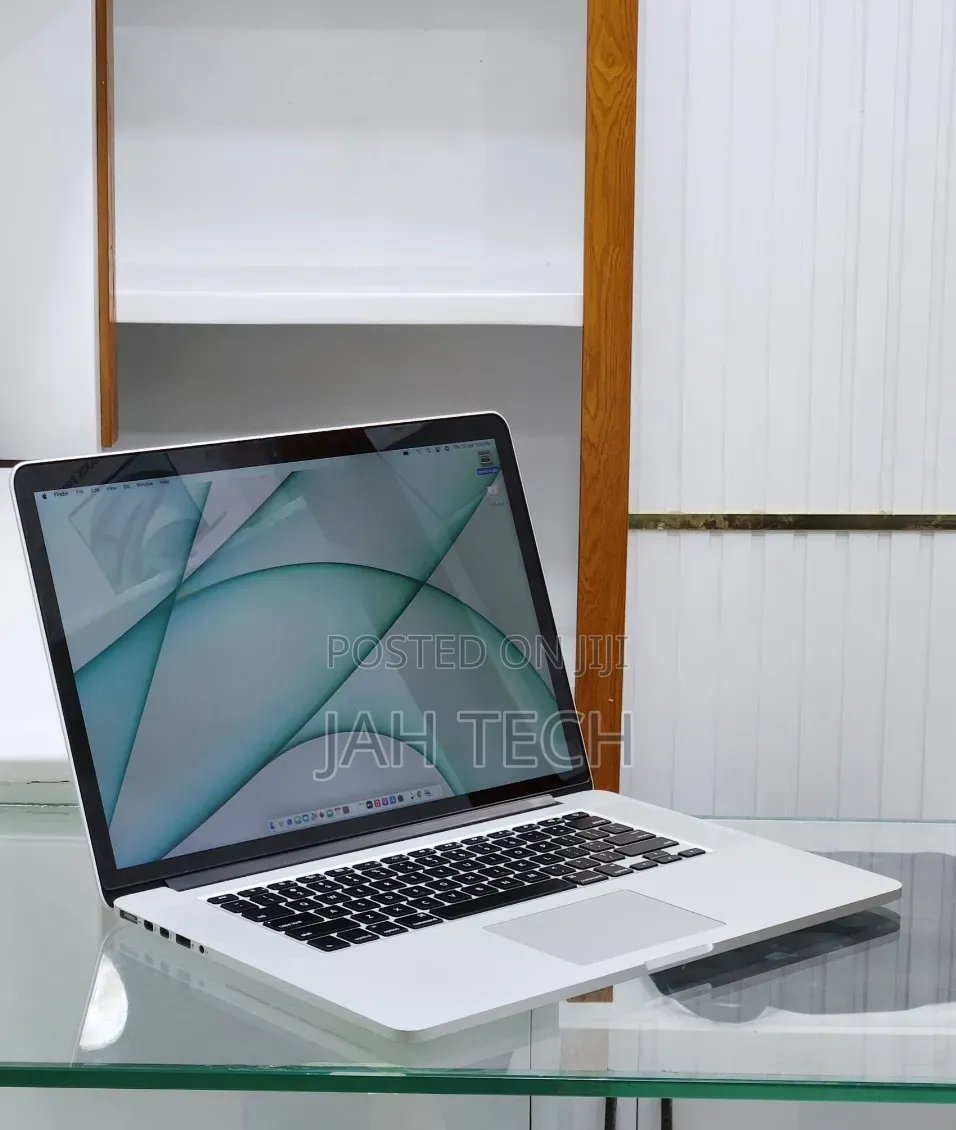 New Laptop Apple MacBook Pro M1 16GB Apple M1 Pro SSD 512GB