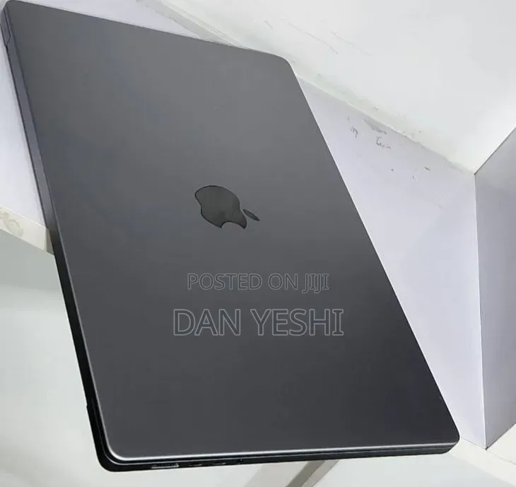 New Laptop Apple MacBook 16GB Apple M1 Pro SSD 512GB