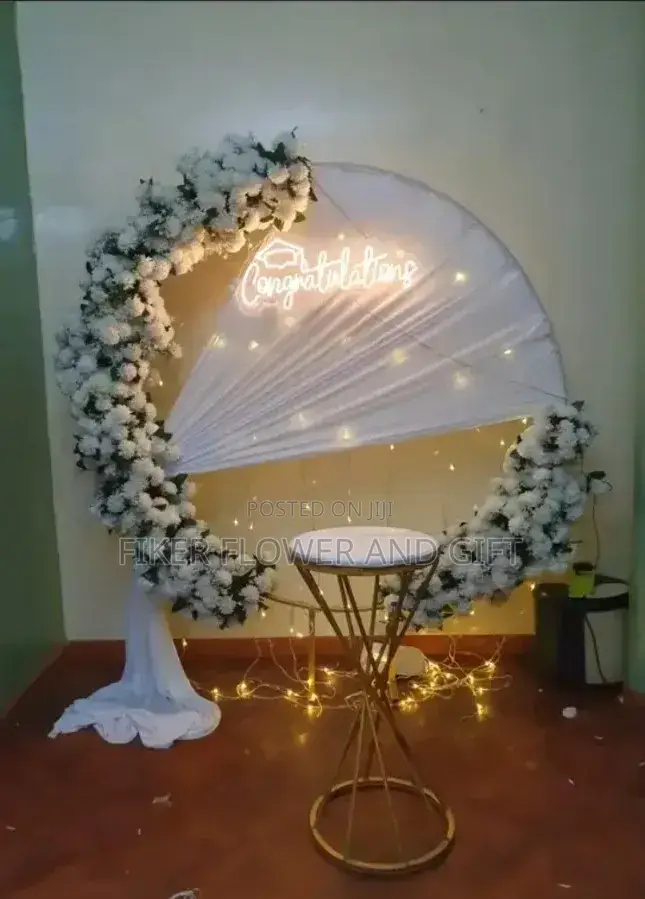 Simple Graduation Decor