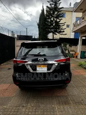 Toyota Fortuner 2022 Black