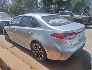 Toyota Corolla 2022 Silver