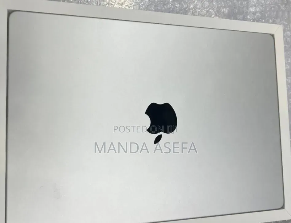 New Laptop Apple MacBook Air 2024 M3 15-inch 24GB Apple M3 SSD 512GB