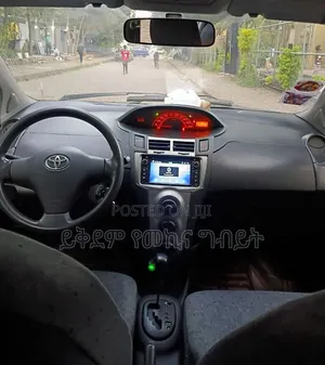 Toyota Yaris 2010 Silver