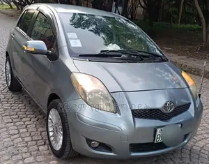 Toyota Yaris 2010 Silver