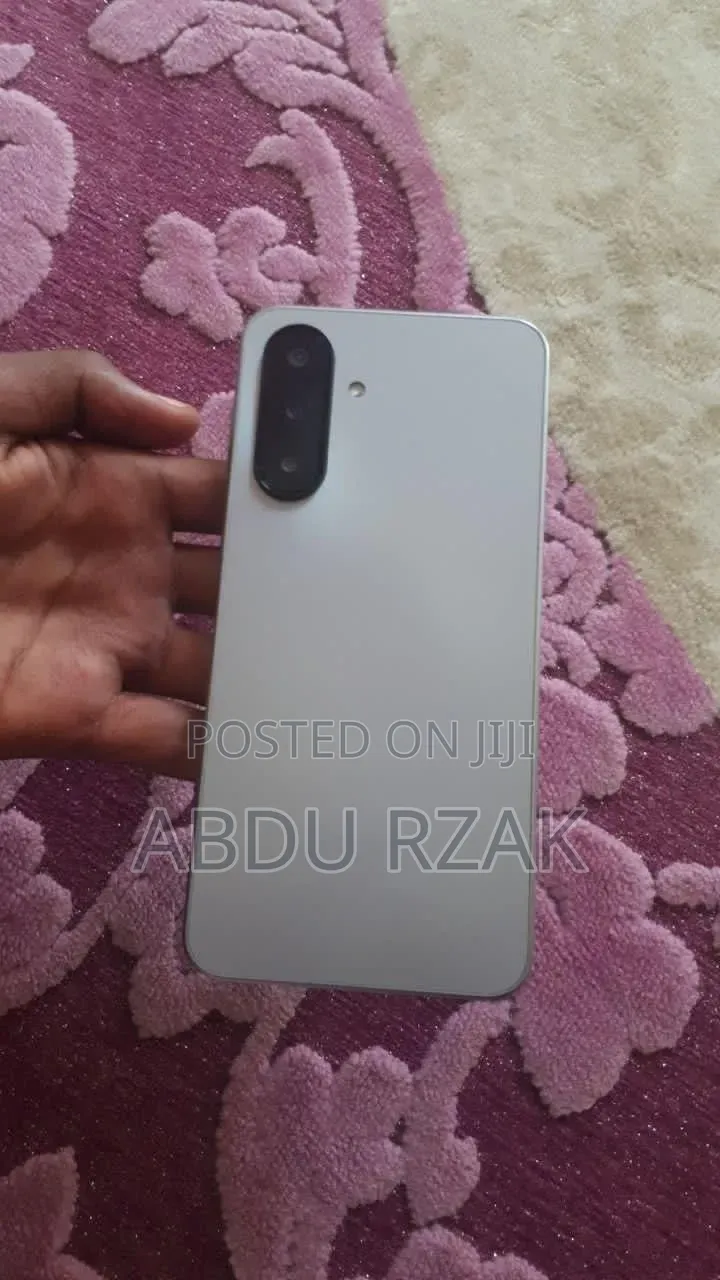 New Samsung Galaxy A17 128 GB Purple