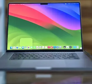 New Laptop Apple MacBook Pro M1 32GB Apple M1 Pro SSD 512GB