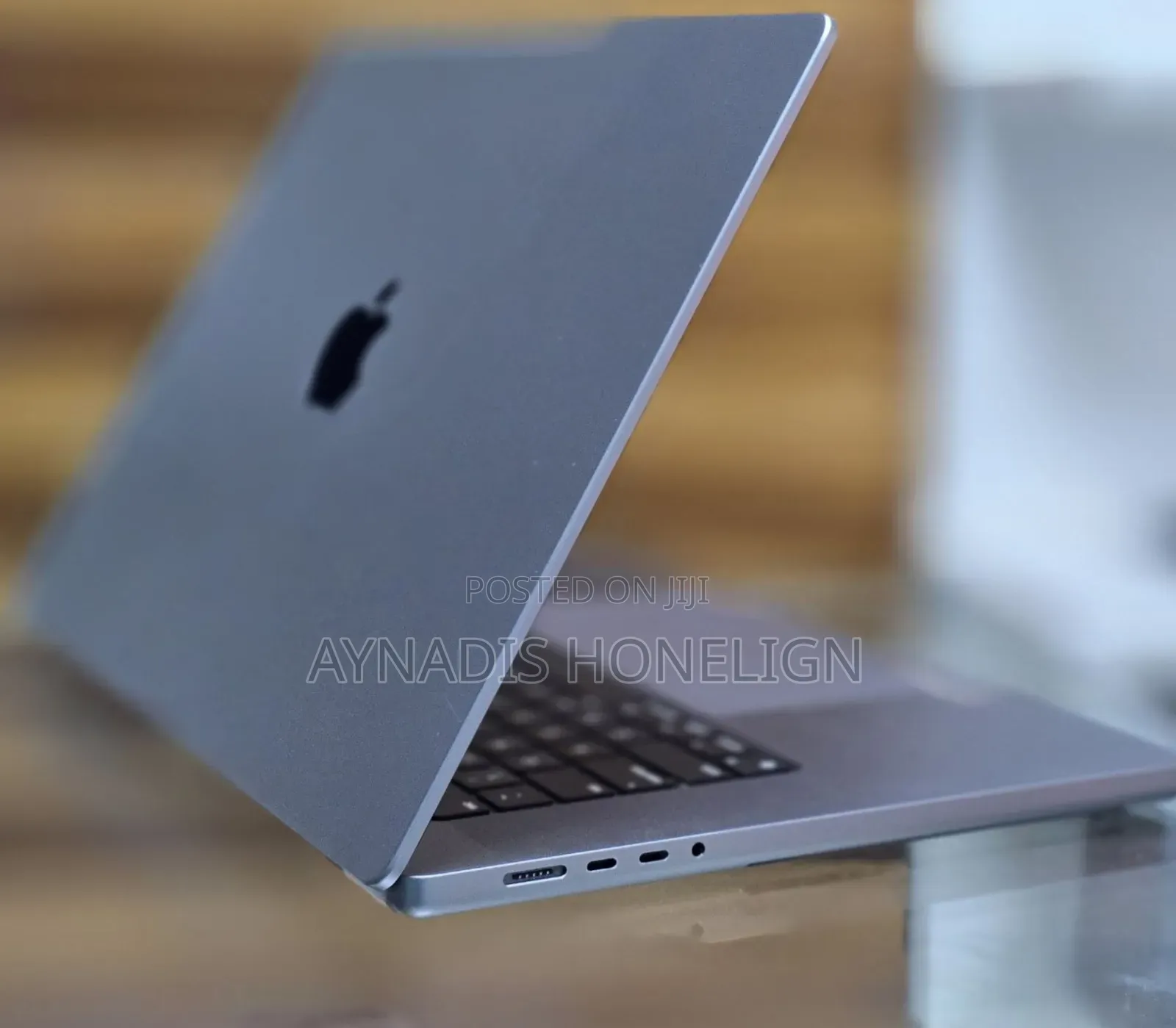New Laptop Apple MacBook Pro M1 32GB Apple M1 Pro SSD 512GB