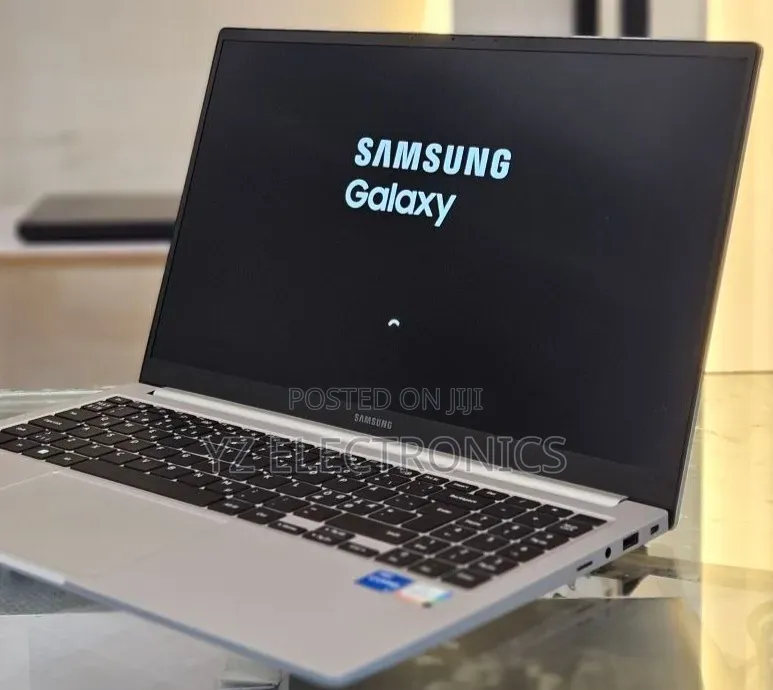 New Laptop Samsung Galaxy Book 2 8GB Intel Core i5 SSD 512GB