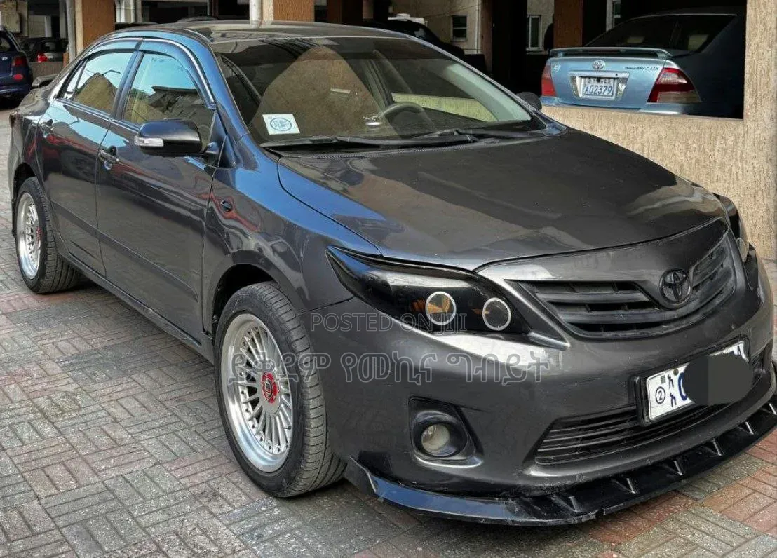 Toyota Corolla 2012 Gray