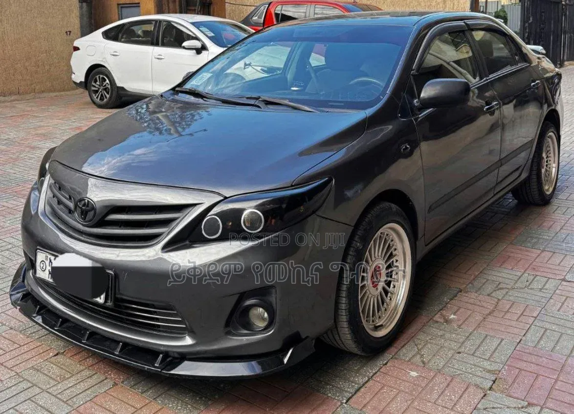 Toyota Corolla 2012 Gray