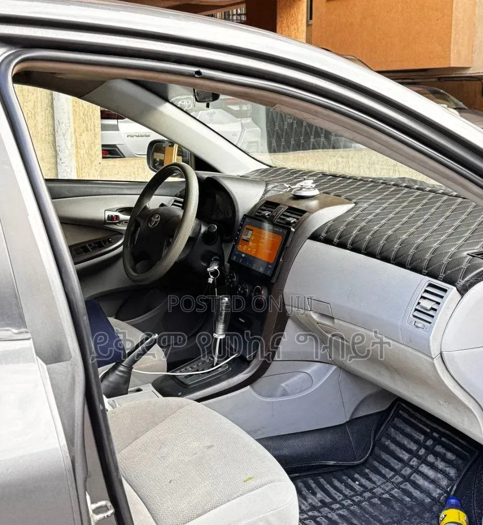 Toyota Corolla 2012 Gray