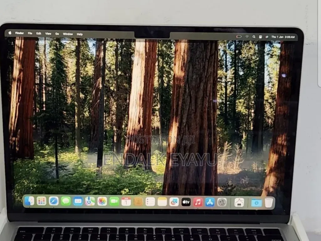New Laptop Apple MacBook Air 2025 M4 13-inch 16GB Apple M4 SSD 256GB