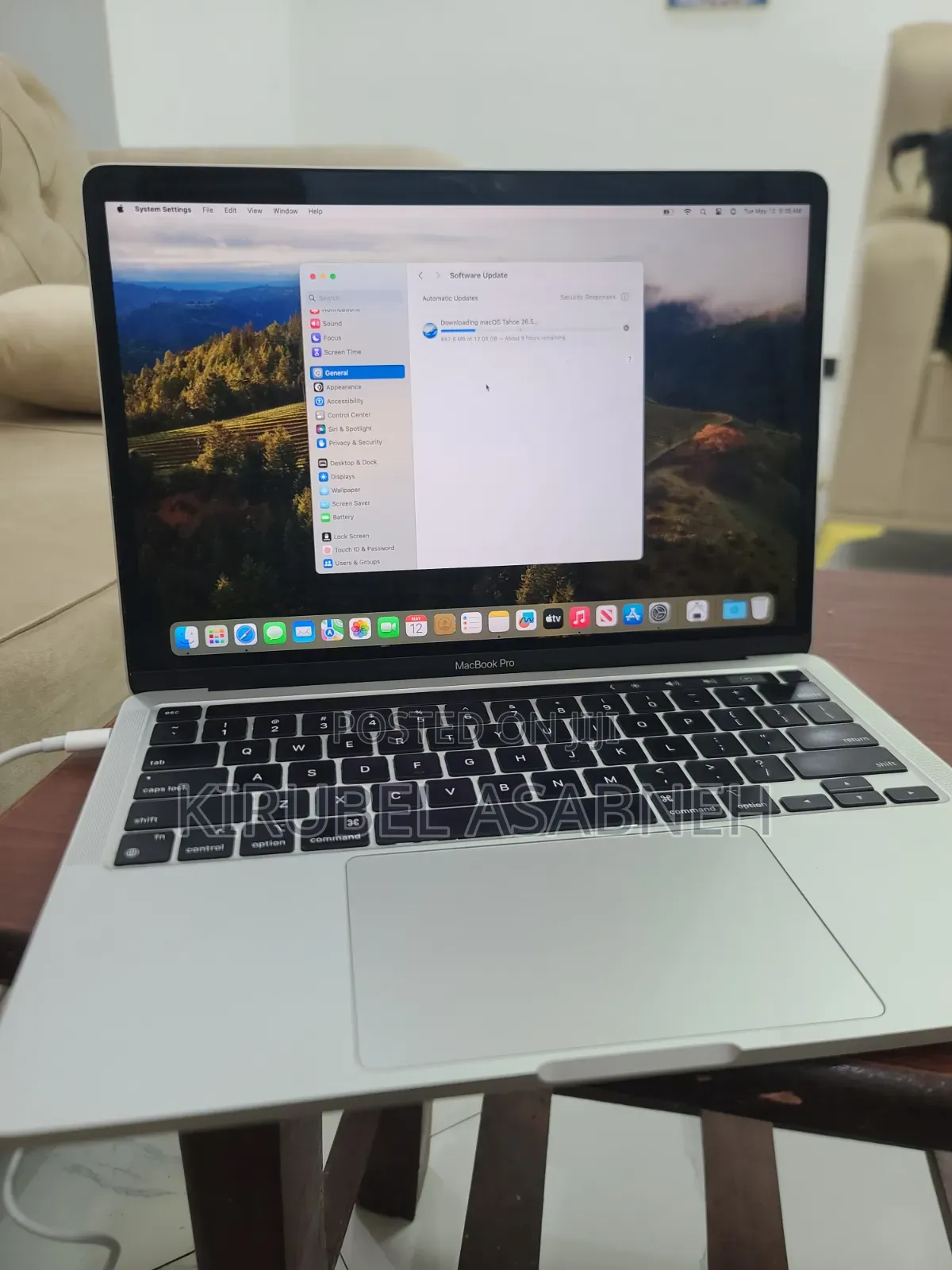 New Laptop Apple MacBook Pro 2020 M1 16GB Apple M1 Pro SSD 256GB
