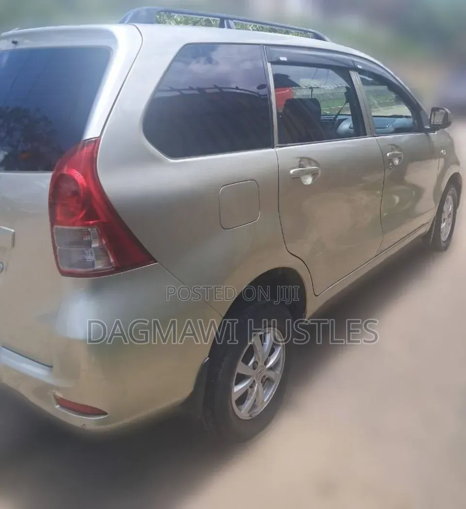 Toyota Avanza 2016 Gold