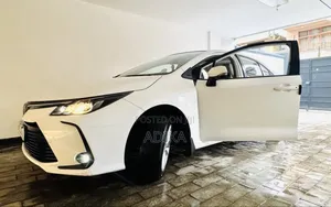 Toyota Corolla 2022 White