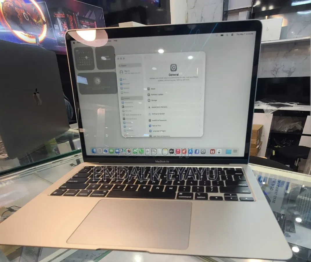 New Laptop Apple MacBook Air 2020 M1 16GB Apple M1 SSD 256GB
