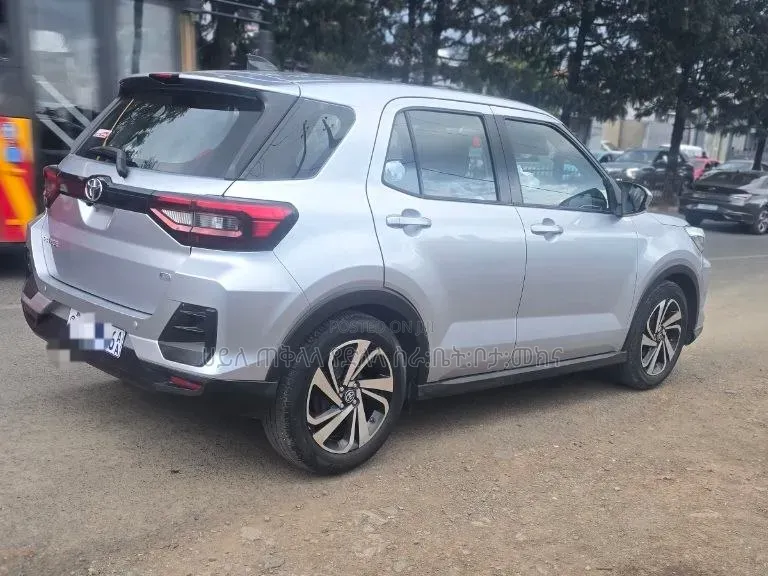 Toyota Raize 2022 Off white