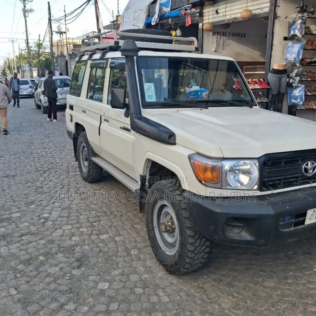 Toyota Land Cruiser 2020 Off white