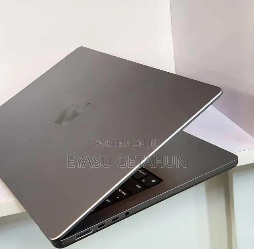 New Laptop Apple MacBook Pro M1 16GB Apple M1 Pro SSD 512GB