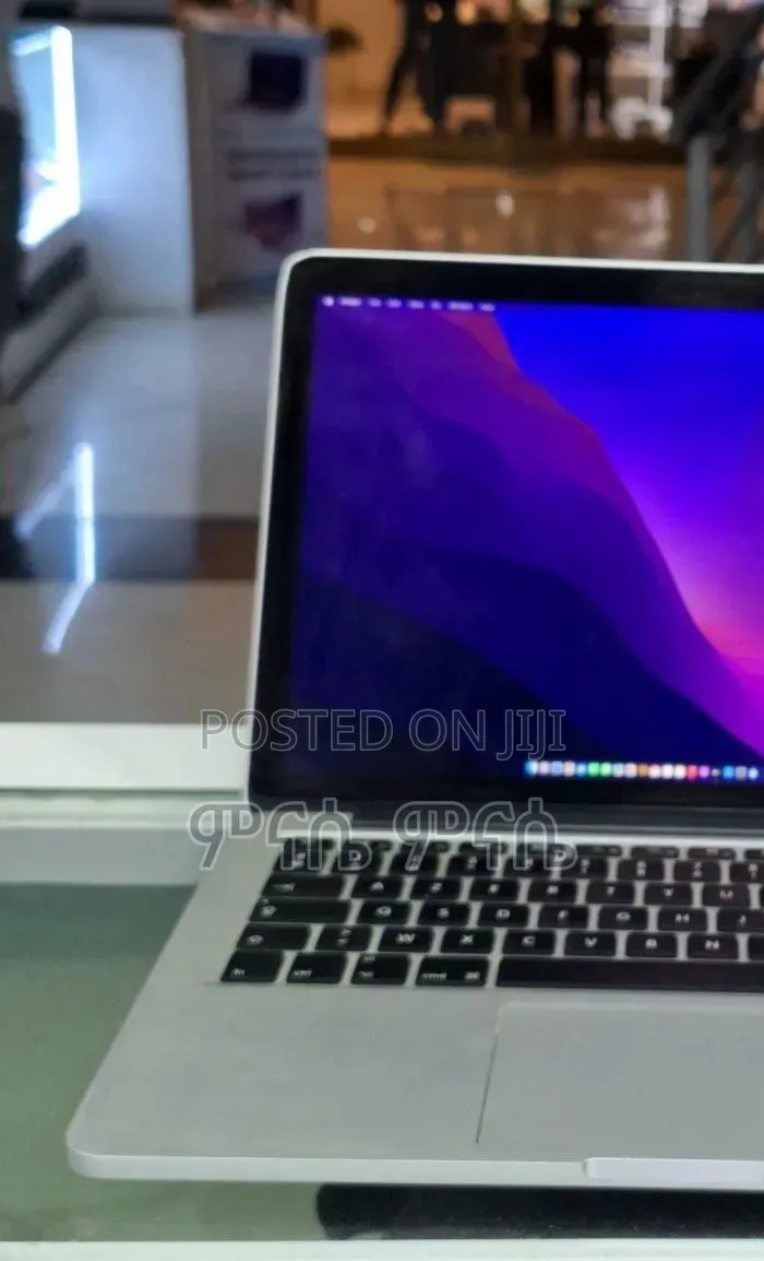 New Laptop Apple MacBook 2015 8GB Intel Core i5 SSD 128GB