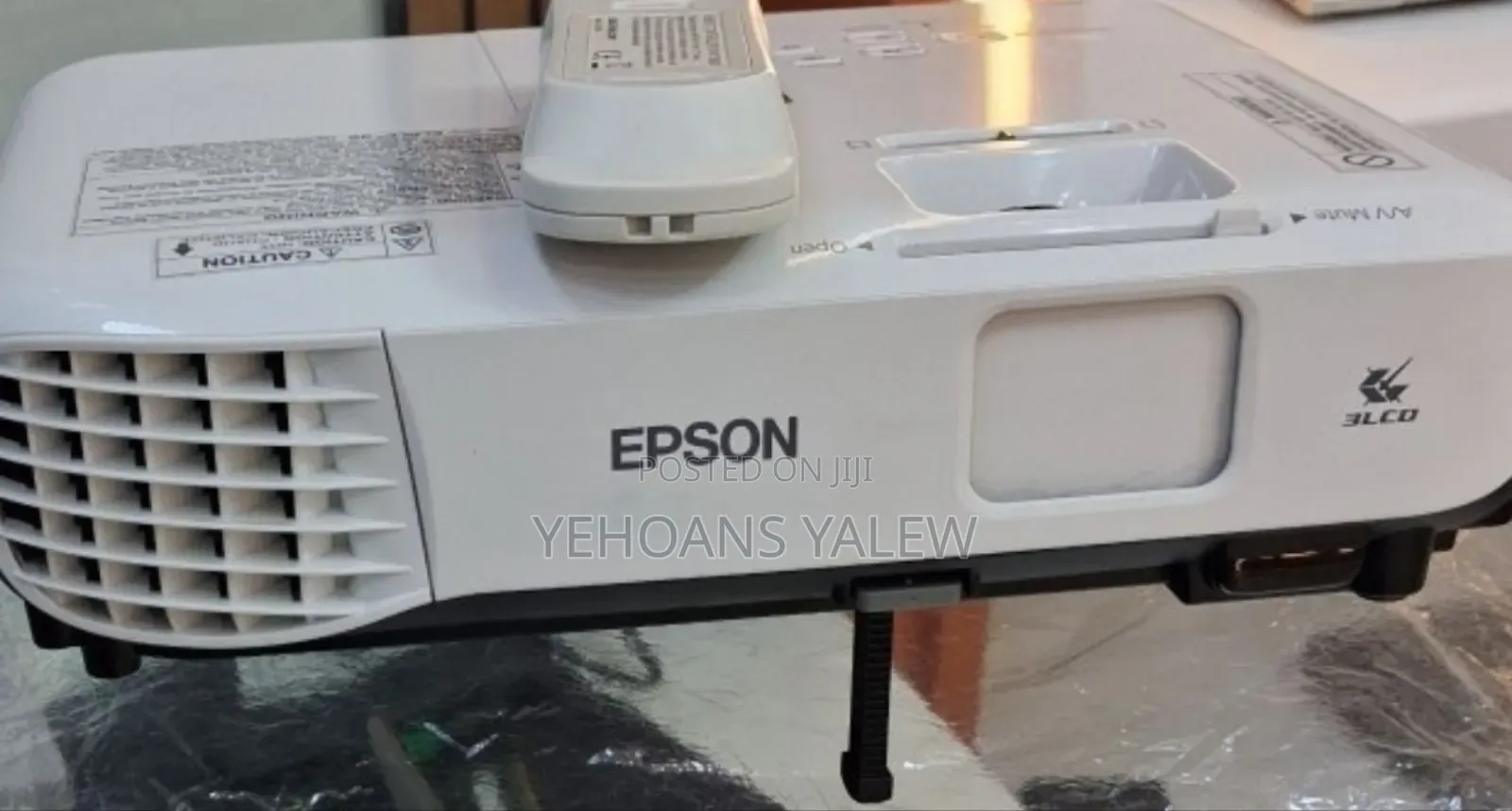 Rthe Epson Vs350 Is a Portable 3,300-Lumen Xga (1024x768) 3lcd Project