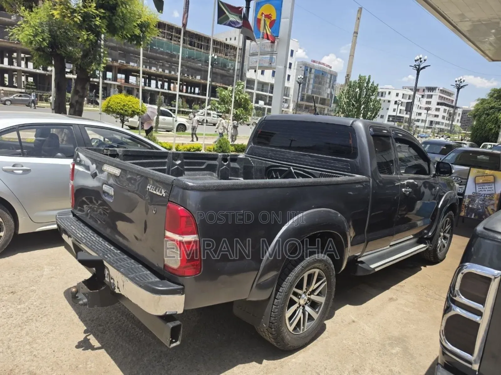 Toyota Hilux 2013 Black