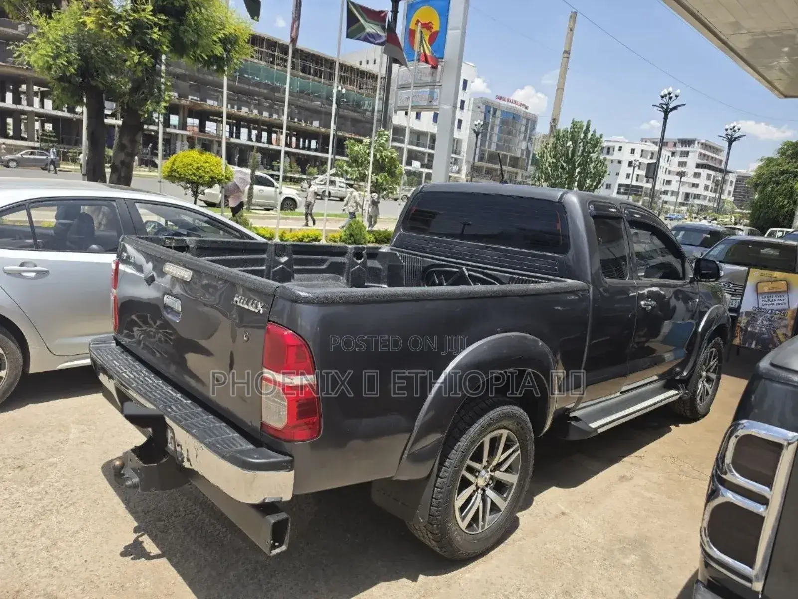 Toyota Hilux 2013 Black