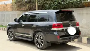 Toyota Land Cruiser 2011 Black