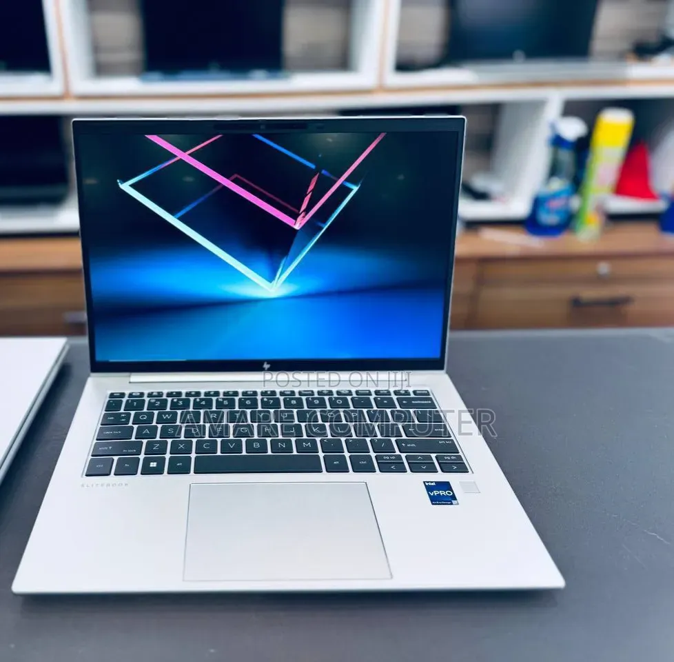 New Laptop HP EliteBook 840 G10 16GB Intel Core i7 SSD 512GB