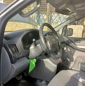 Hyundai H1 2015 Silver