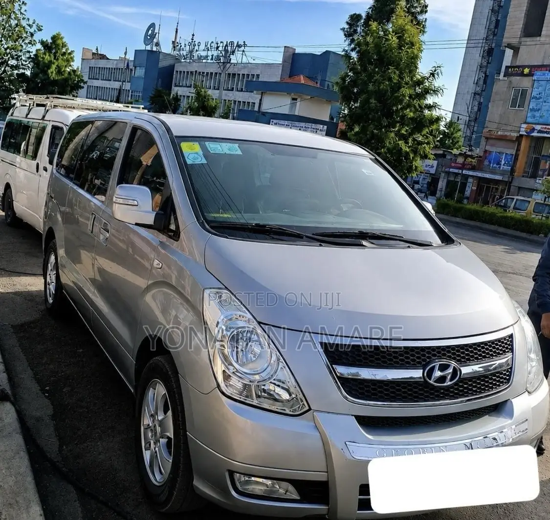Hyundai H1 2015 Silver