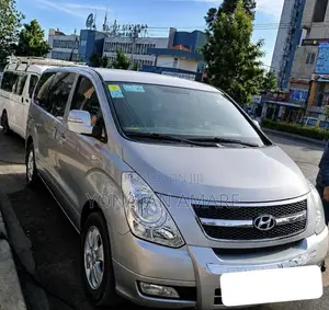 Hyundai H1 2015 Silver