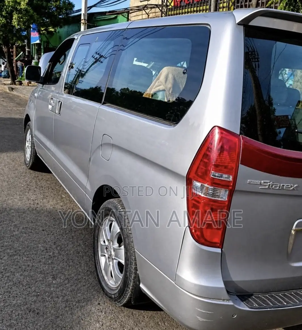 Hyundai H1 2015 Silver