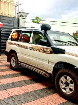 Toyota Land Cruiser 2003 White