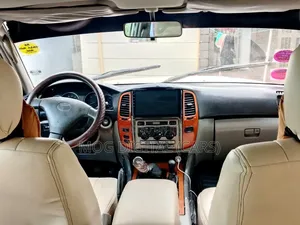 Toyota Land Cruiser 2003 White
