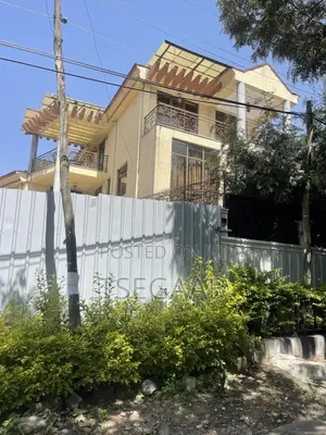 6bdrm Duplex in Kolfe Keranio for sale